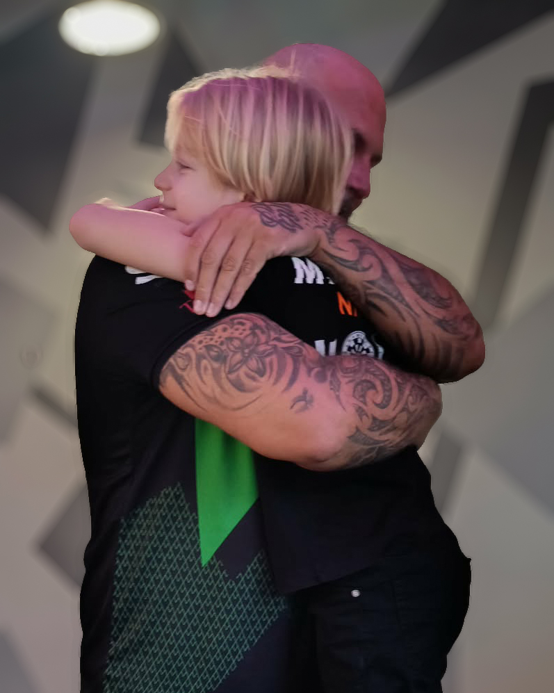 KISBARÁTOMMAL : MARTON NIMRÓD